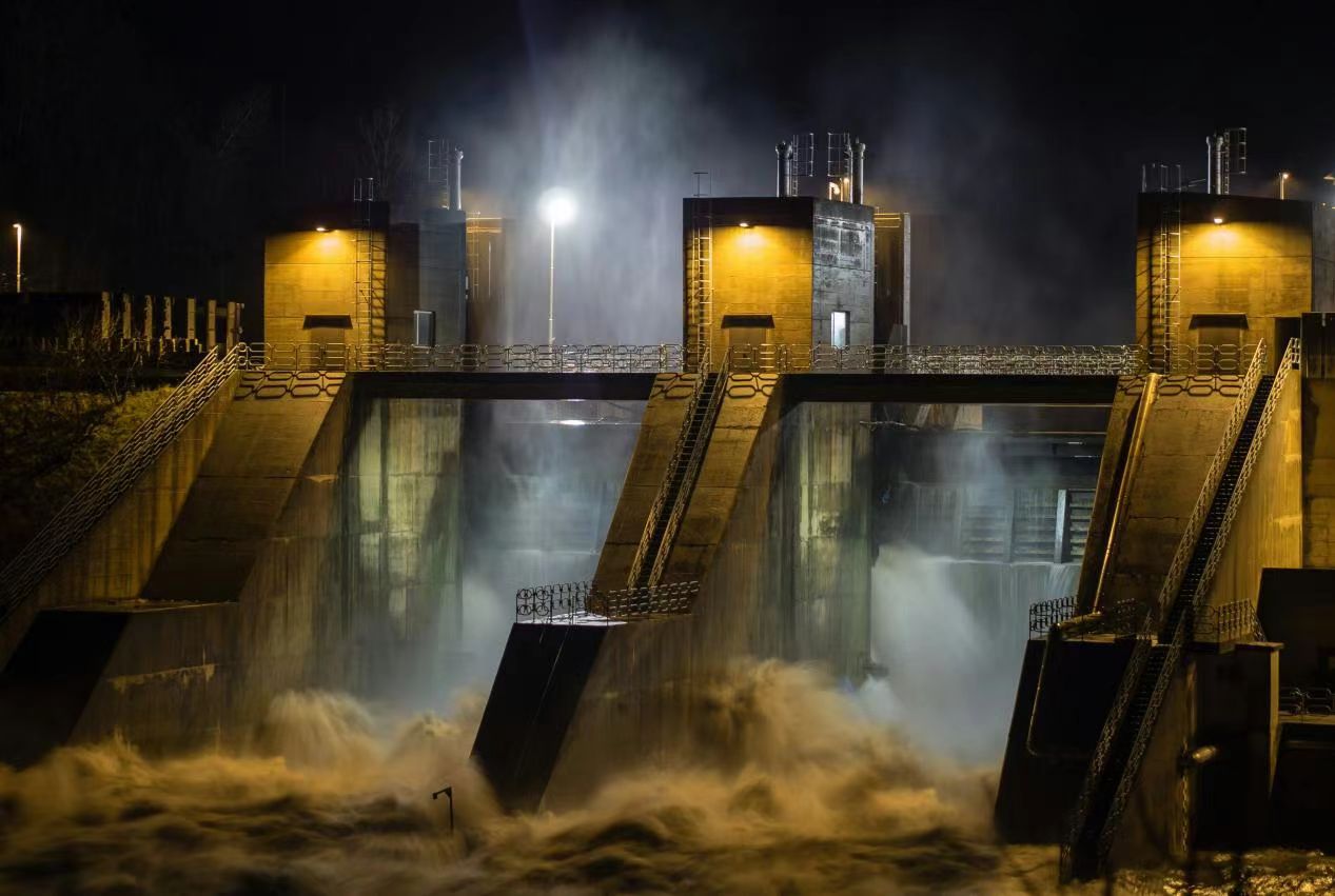 los hidrogeneradores de imanes permanentes minimizan el derroche de energía